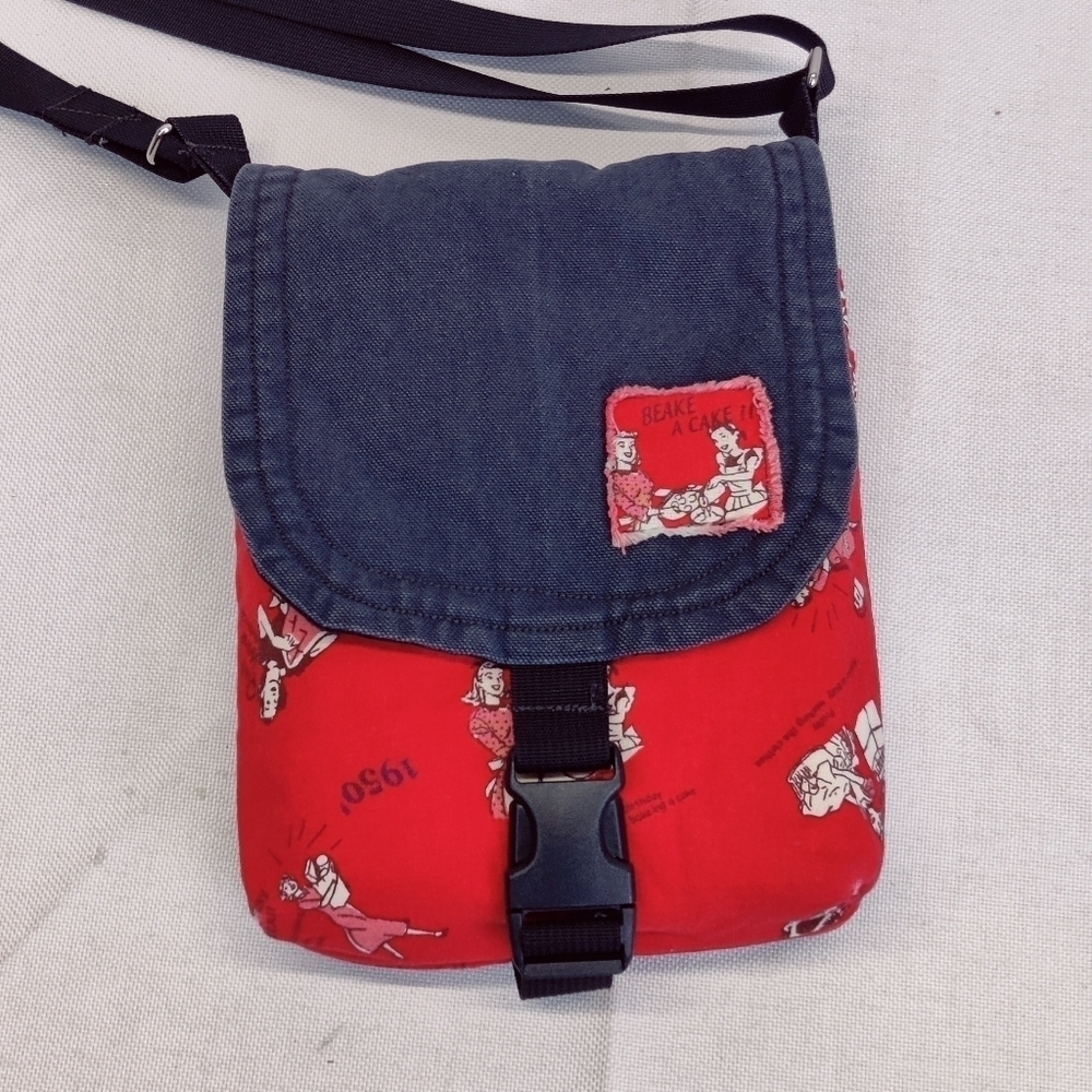 Handmade Quilted Cotton Small Crossbody Bergen Bag 50's Housewife Red & Black
